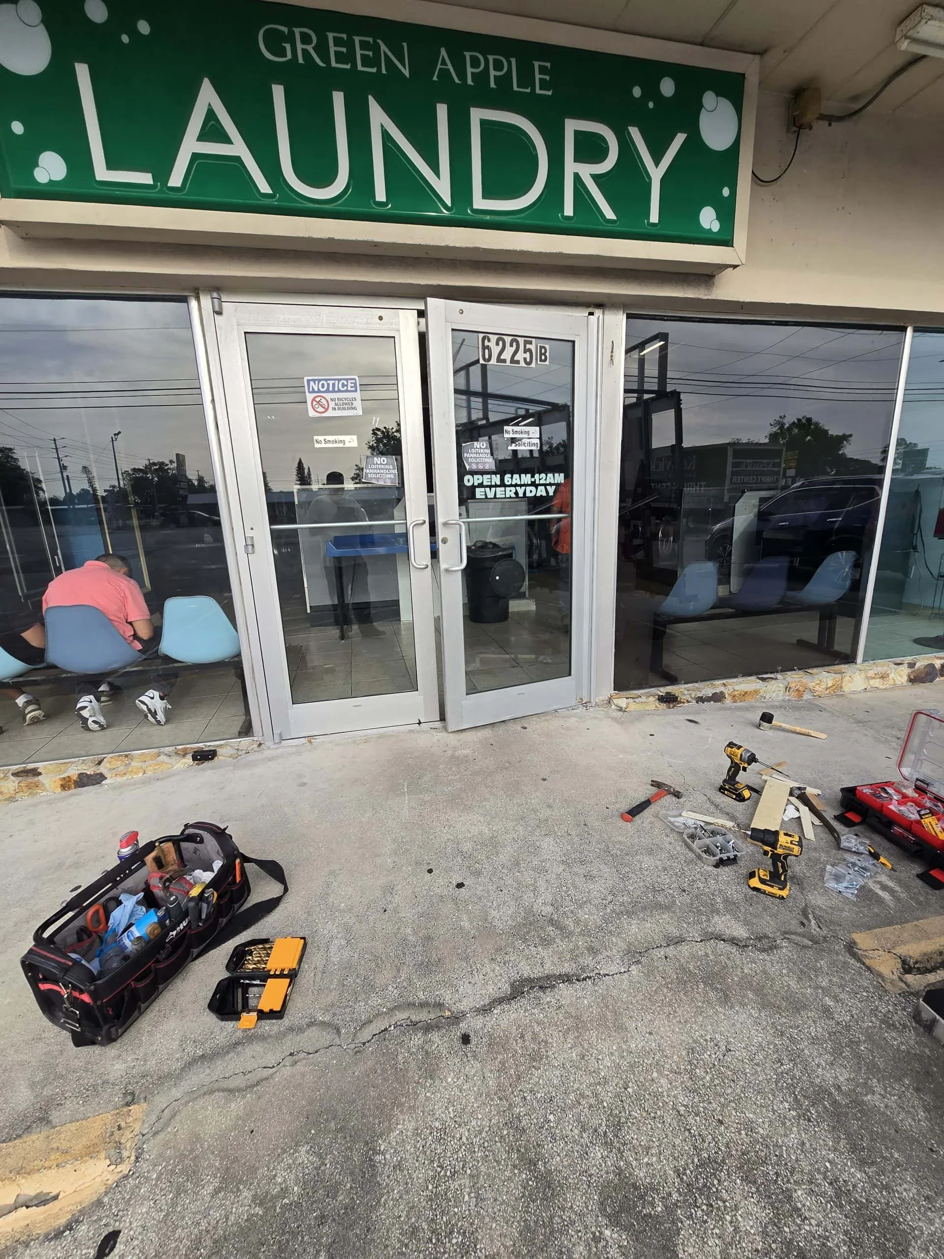 Laundromat Tools Outside Pinellas County Florida