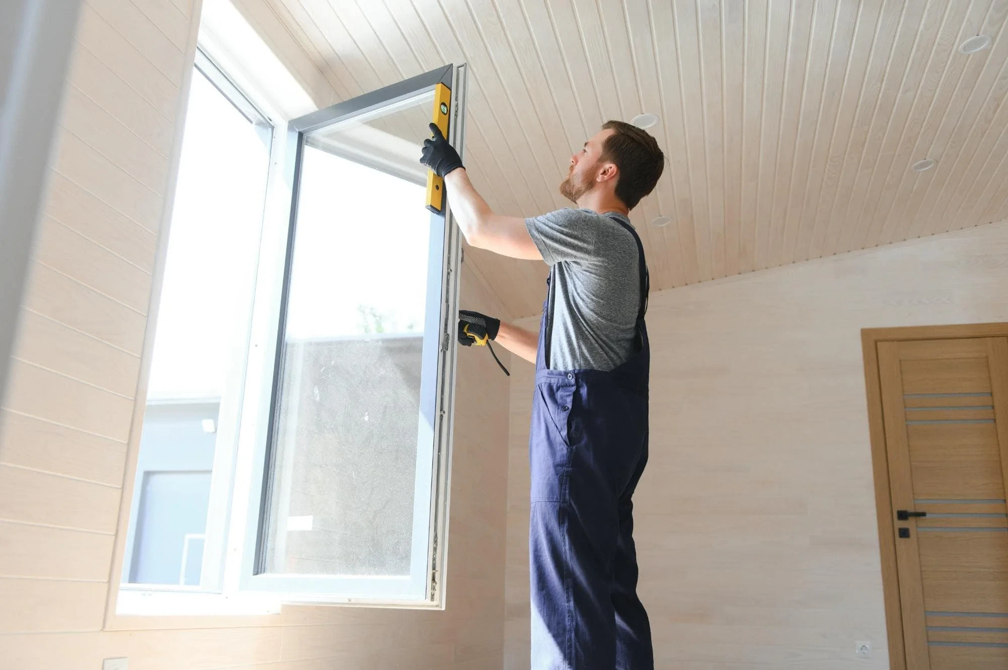 Window Installation Worker Pinellas County Florida_1